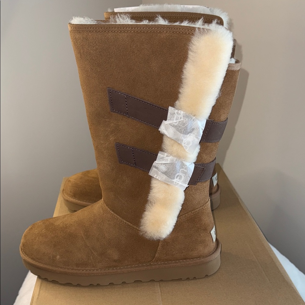 UGG Aletheia Chestnut Shearling Lined Boots

Size 10 Women's